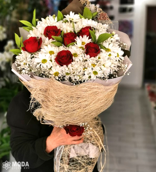 Papatya ve Gül Büketi